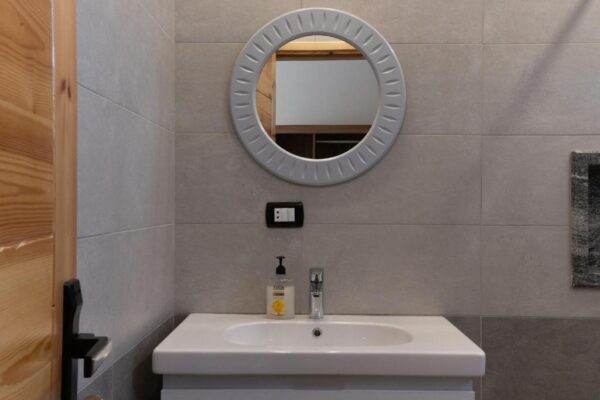 870896189 1 600x400